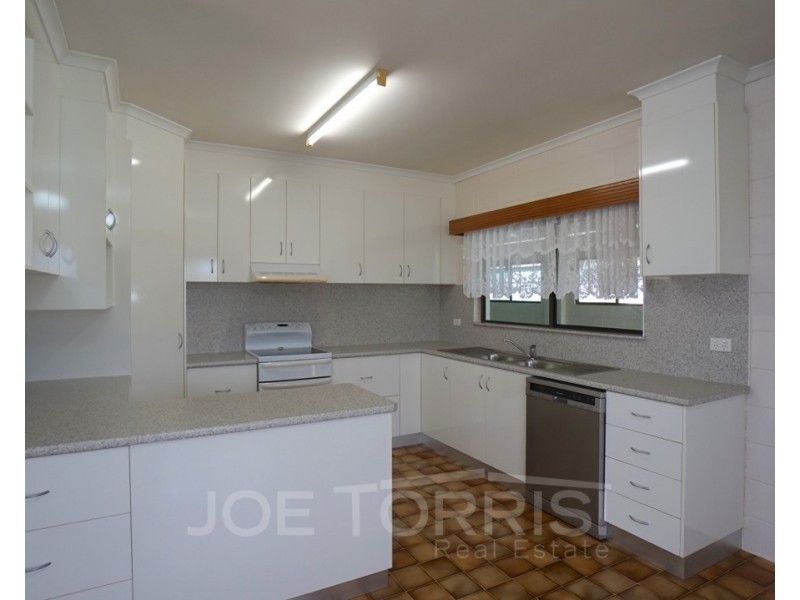 5 Rains Street, Mareeba QLD 4880