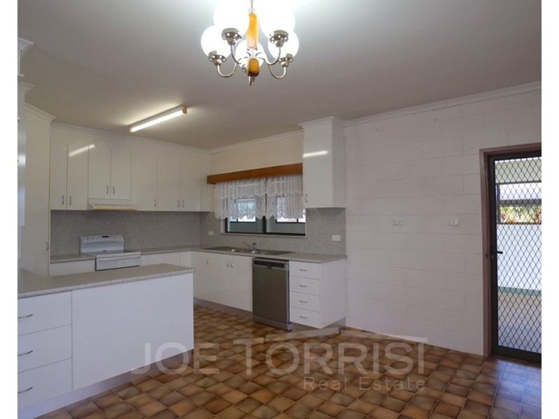 5 Rains Street, Mareeba QLD 4880