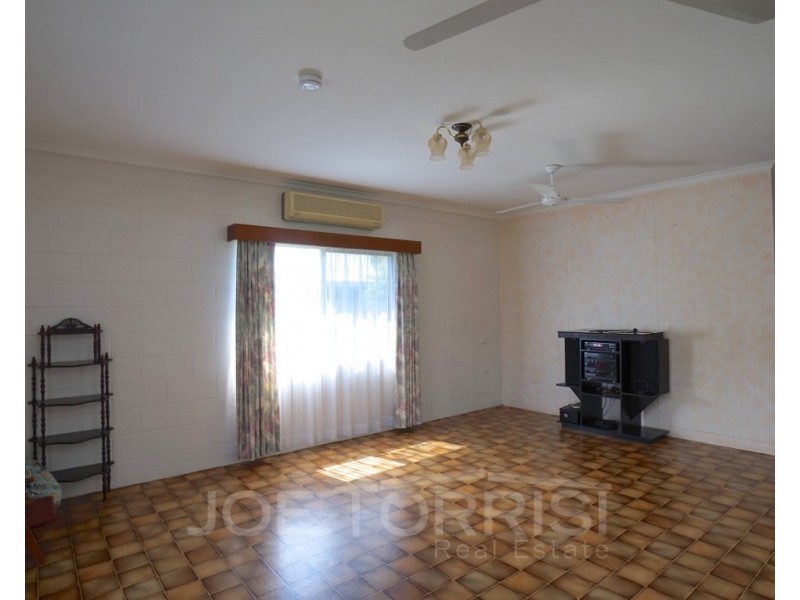 5 Rains Street, Mareeba QLD 4880