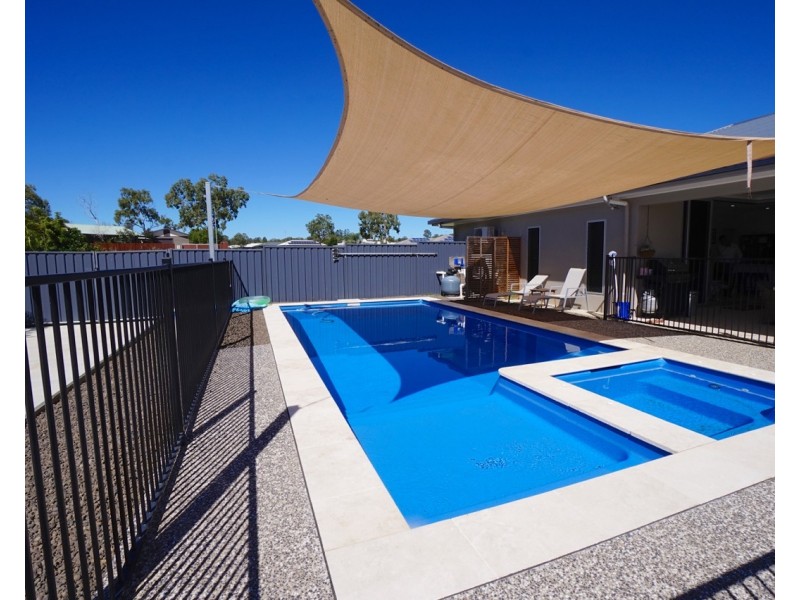 3 Elliott Close, Mareeba QLD 4880