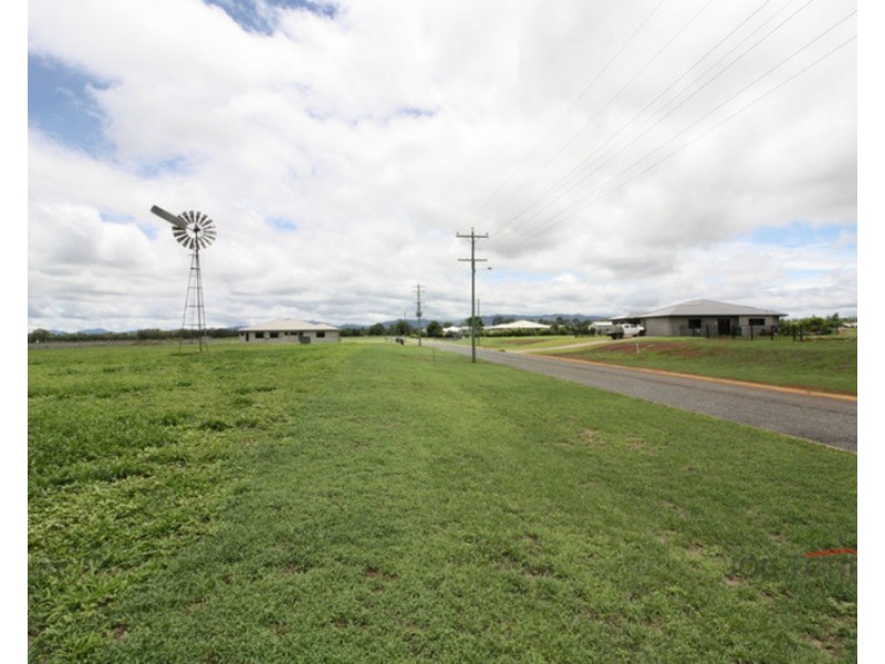 15 Agius Crescent, Mareeba QLD 4880