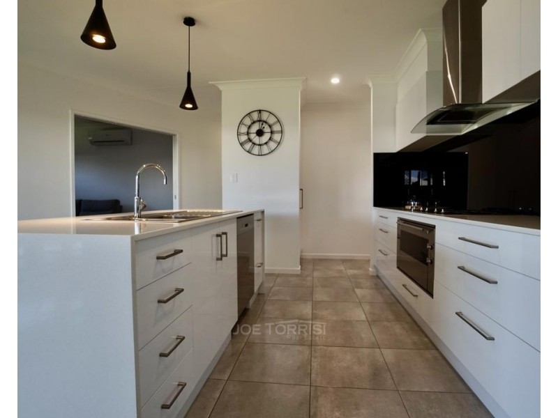 35 Karobean Drive, Mareeba QLD 4880