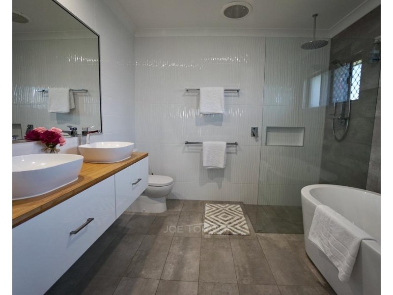 35 Karobean Drive, Mareeba QLD 4880