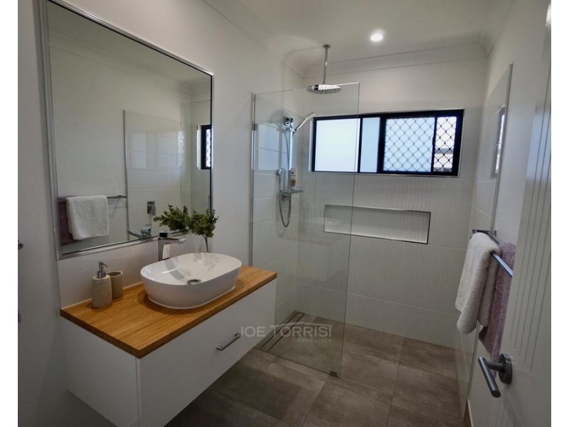 35 Karobean Drive, Mareeba QLD 4880