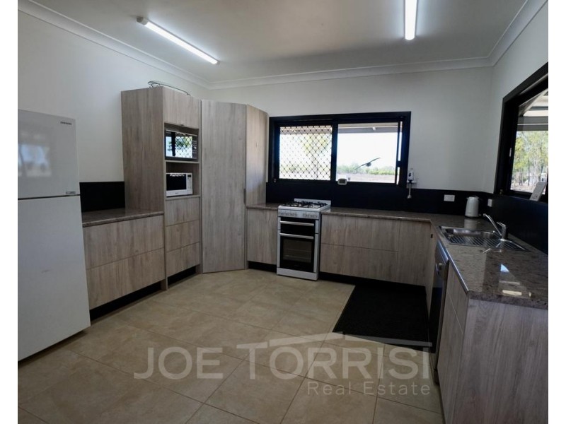 111 Blacks Road, Mareeba QLD 4880