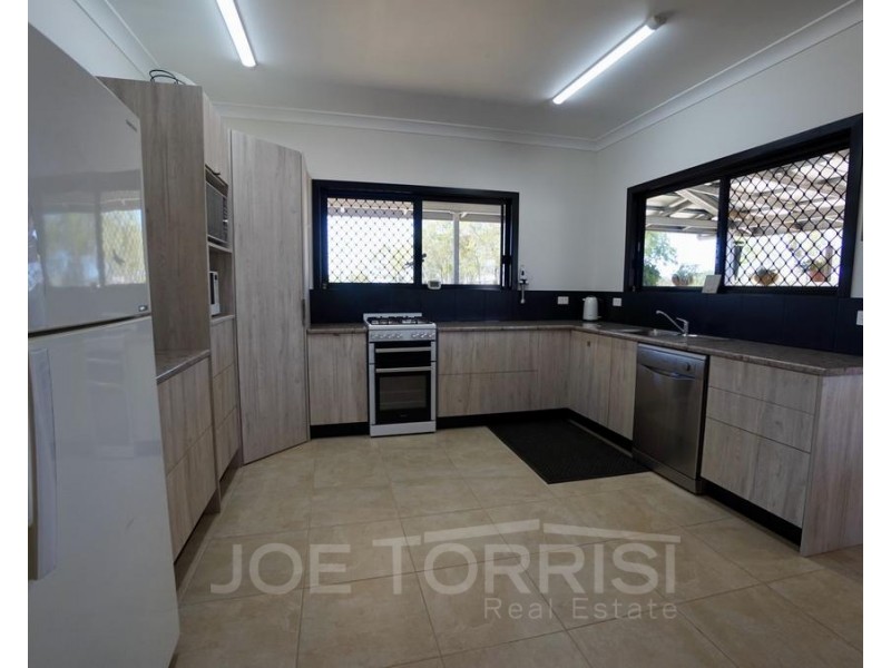 111 Blacks Road, Mareeba QLD 4880