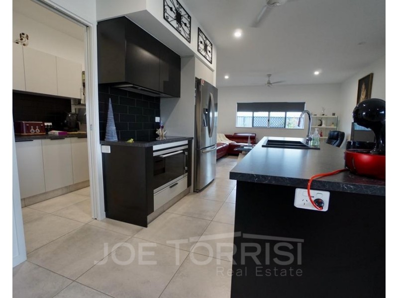 12 Dandaloo Close, Mareeba QLD 4880