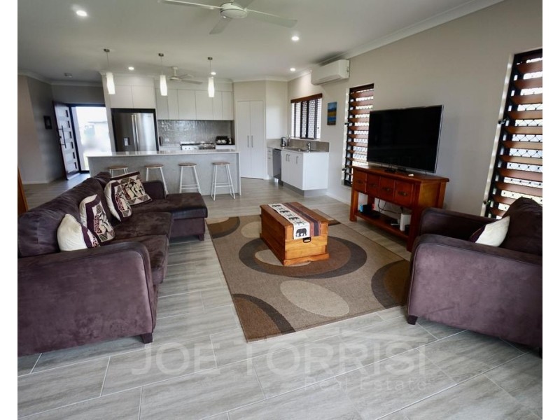 18 Dandaloo Close, Mareeba QLD 4880