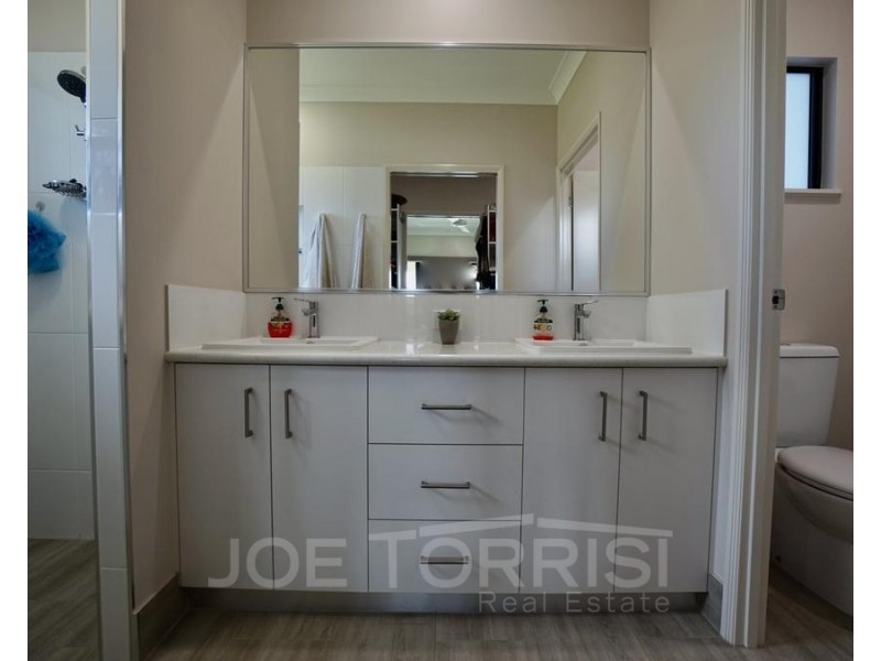 18 Dandaloo Close, Mareeba QLD 4880