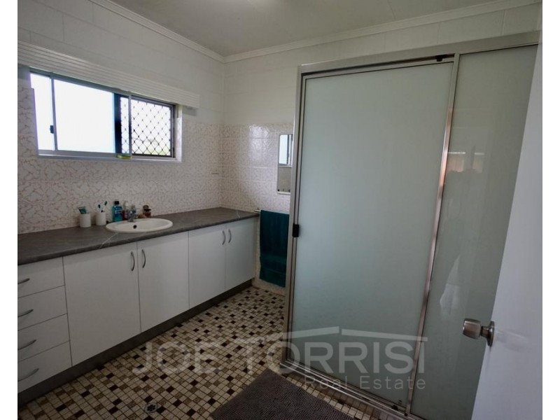 4 Lannoy Street, Mareeba QLD 4880