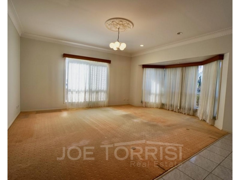 4 Seary Road, Mareeba QLD 4880