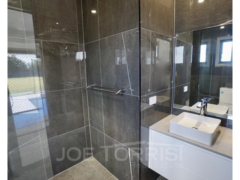 17 Riverlands Drive, Mareeba QLD 4880