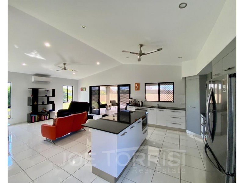 18 Yarrabee Close, Mareeba QLD 4880