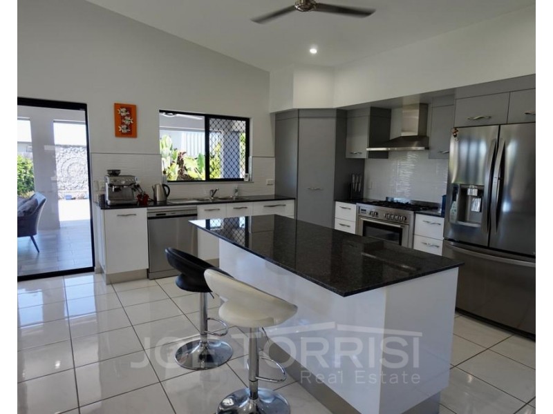 18 Yarrabee Close, Mareeba QLD 4880
