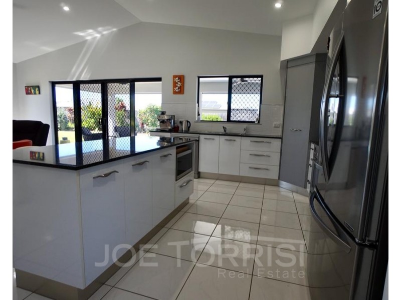 18 Yarrabee Close, Mareeba QLD 4880