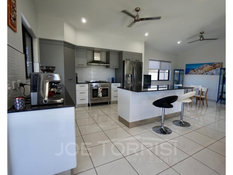 18 Yarrabee Close, Mareeba QLD 4880