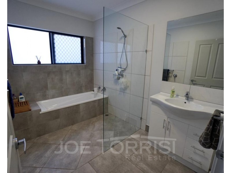 18 Yarrabee Close, Mareeba QLD 4880