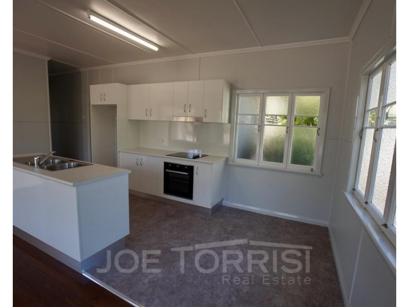 14 Eccles Street, Mareeba QLD 4880