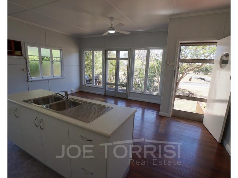 14 Eccles Street, Mareeba QLD 4880