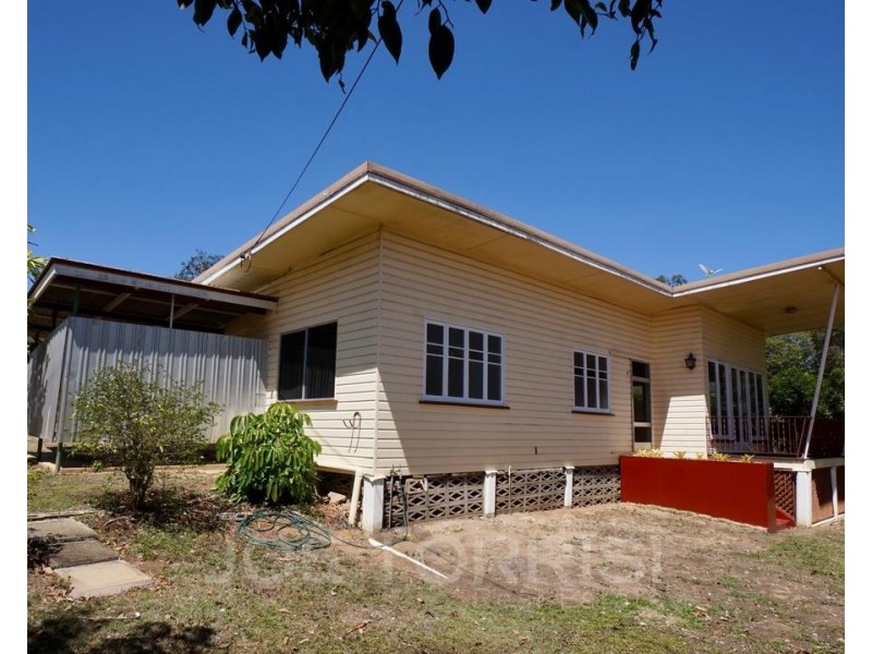 14 Eccles Street, Mareeba QLD 4880