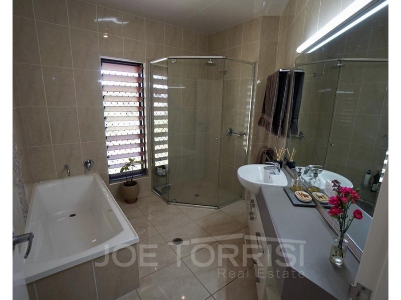 4 Best Street, Mareeba QLD 4880