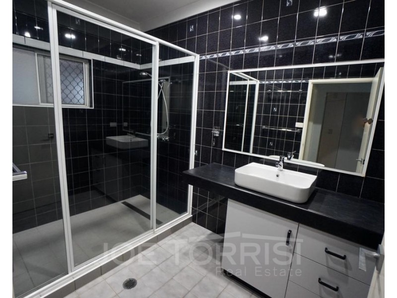 6 Seary Road, Mareeba QLD 4880