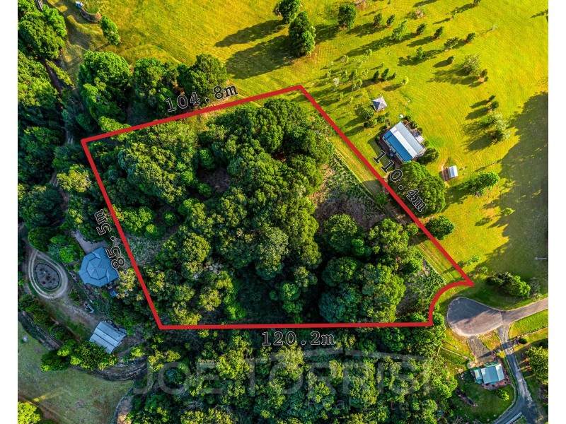 4 Fox Close, Barrine QLD 4872