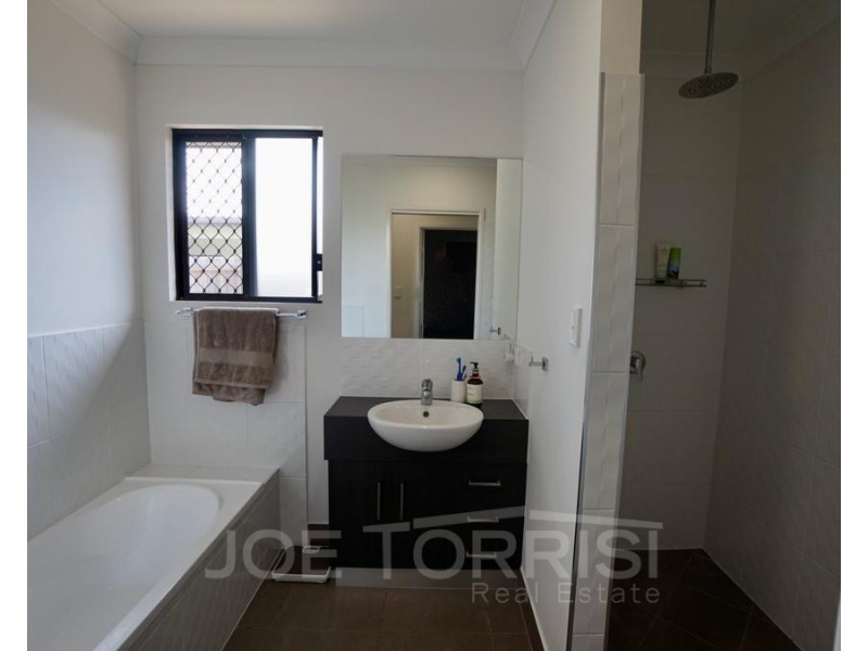 15 Amaroo Drive, Mareeba QLD 4880