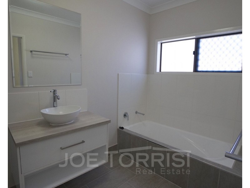 5 Curlew Close, Mareeba QLD 4880
