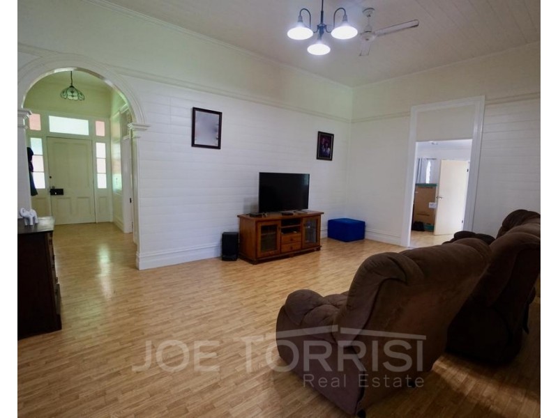 4 Andre Street, Mareeba QLD 4880