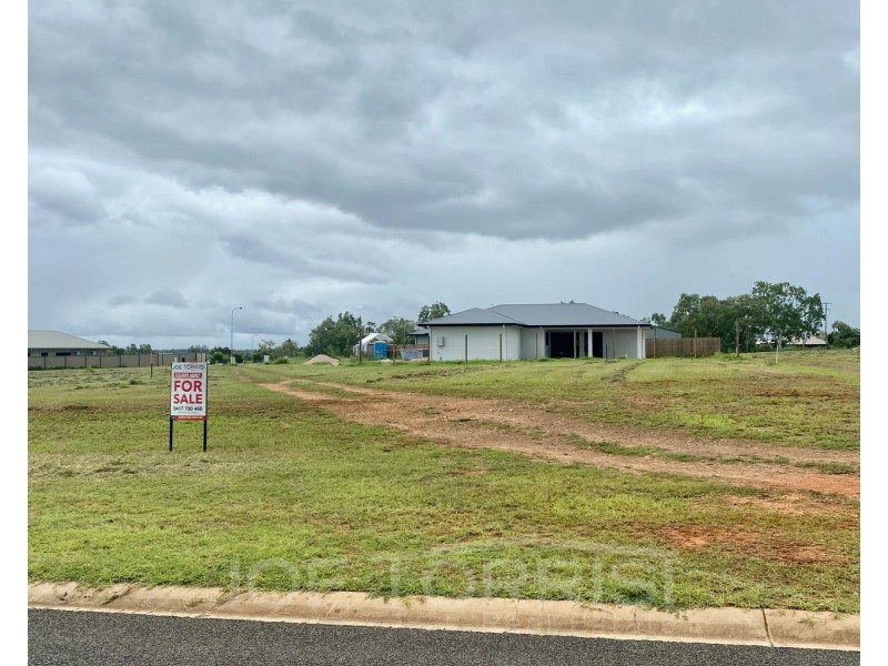 33 Andre Street, Mareeba QLD 4880