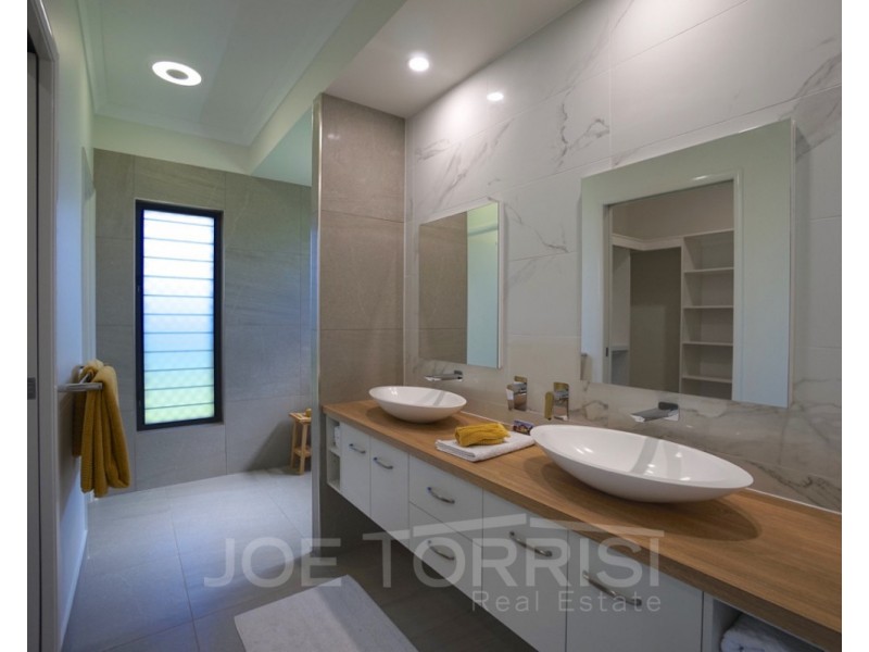 8 Allara Street, Mareeba QLD 4880