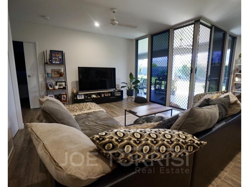 8 Summer Street, Mareeba QLD 4880
