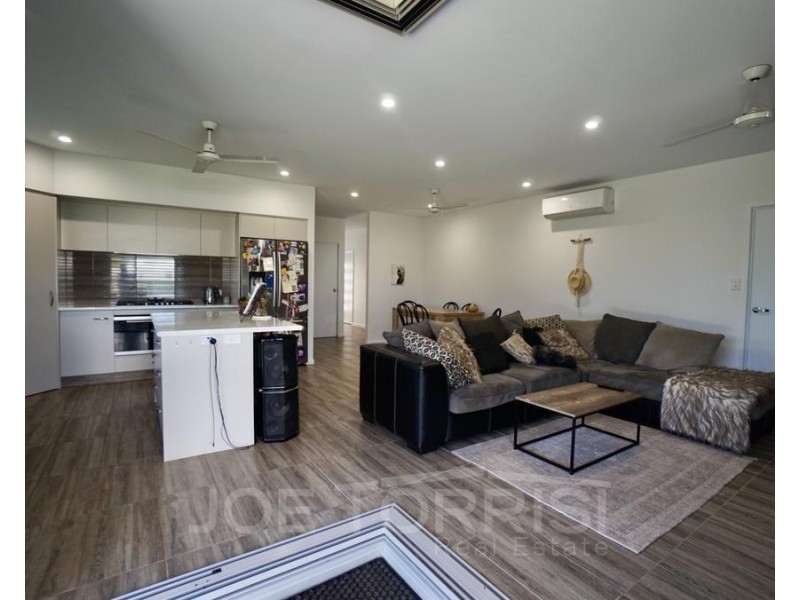 8 Summer Street, Mareeba QLD 4880