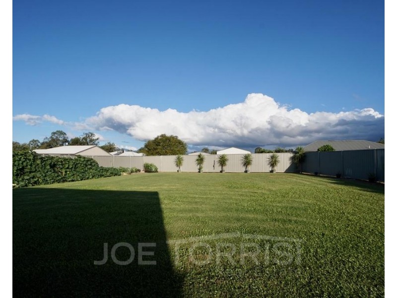 8 Summer Street, Mareeba QLD 4880