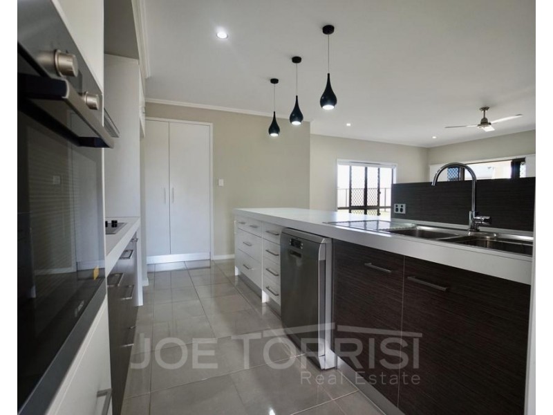 14 Yarrabee Close, Mareeba QLD 4880