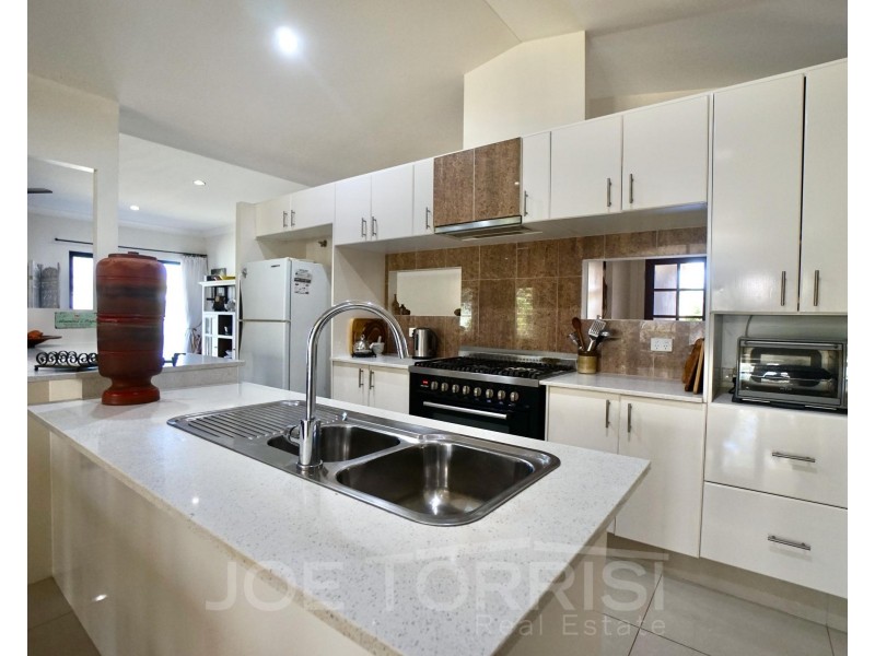 11 River Drive, Mareeba QLD 4880
