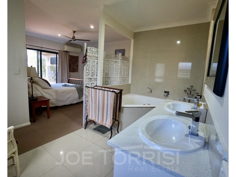 11 River Drive, Mareeba QLD 4880