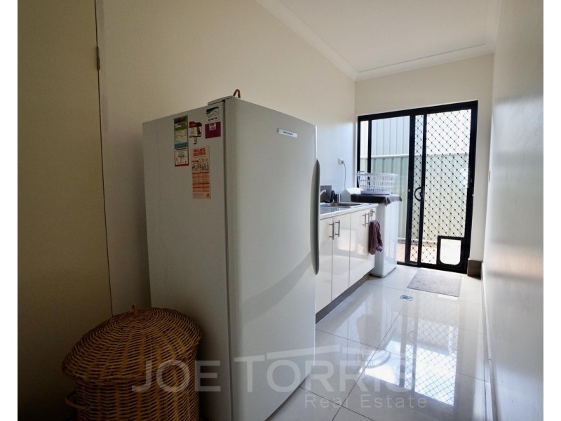 11 River Drive, Mareeba QLD 4880