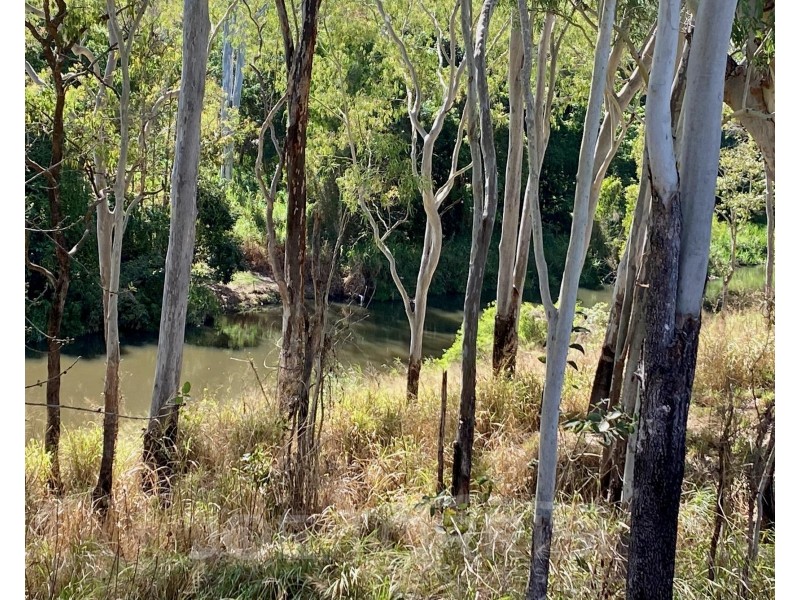 11 River Drive, Mareeba QLD 4880