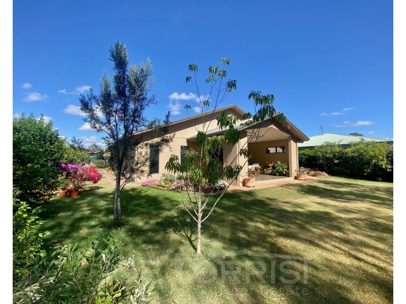 11 River Drive, Mareeba QLD 4880