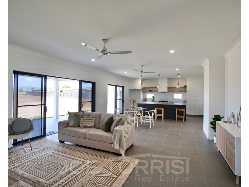 2 Merindah Close, Mareeba QLD 4880