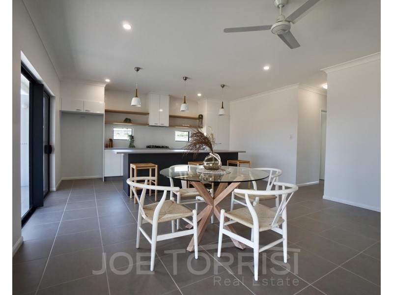 2 Merindah Close, Mareeba QLD 4880