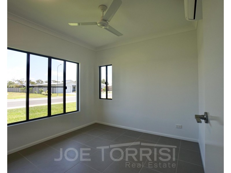 2 Merindah Close, Mareeba QLD 4880