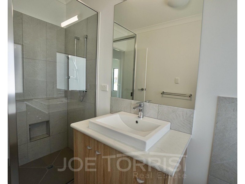2 Merindah Close, Mareeba QLD 4880