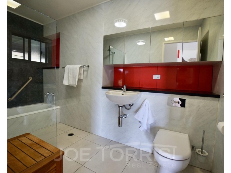 25 Catherine Atherton Drive, Mareeba QLD 4880