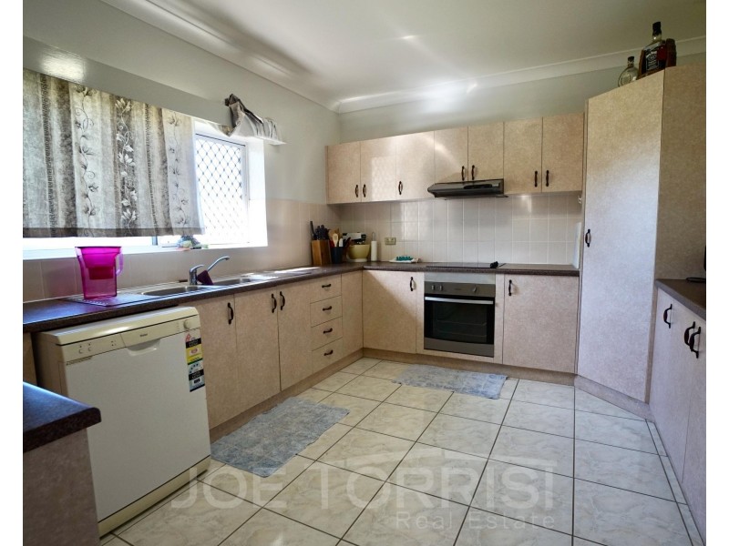 4 Mountain View Close, Mareeba QLD 4880