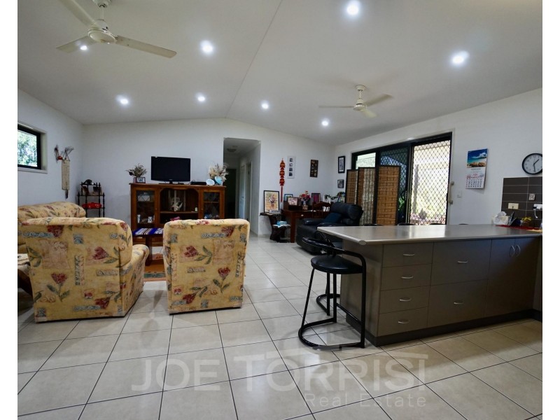 1104 Mareeba-Dimbulah Highway, Mareeba QLD 4880