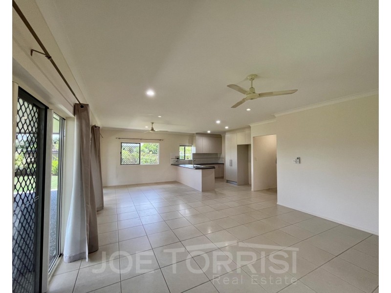 16 Leinster Drive, Mareeba QLD 4880