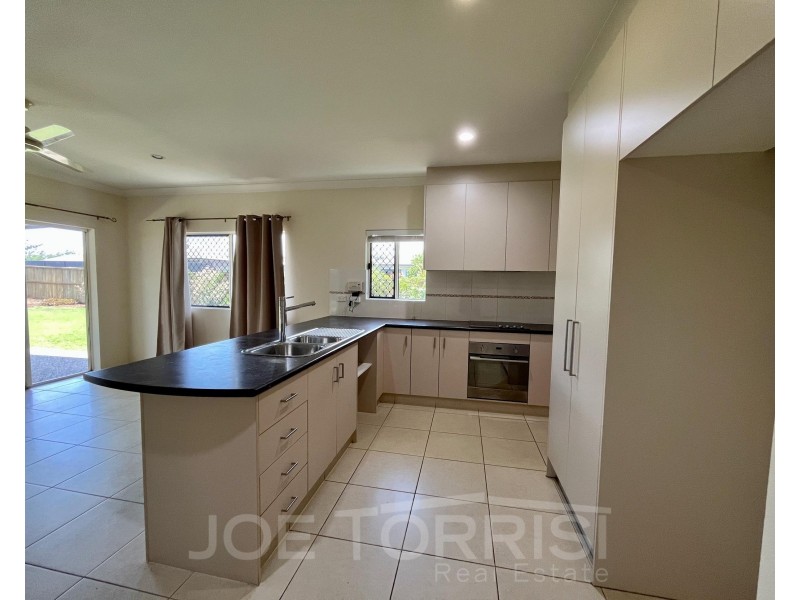 16 Leinster Drive, Mareeba QLD 4880